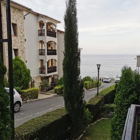Sea View Marina Dinevi 公寓