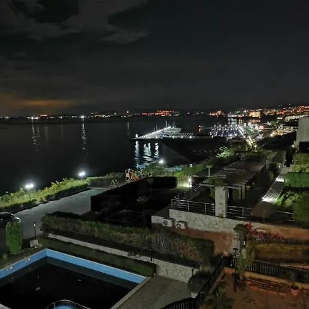 公寓 Sea View Marina Dinevi *