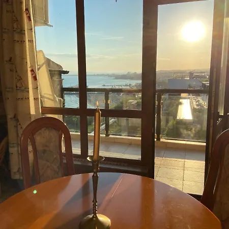 公寓 Sea View Marina Dinevi *