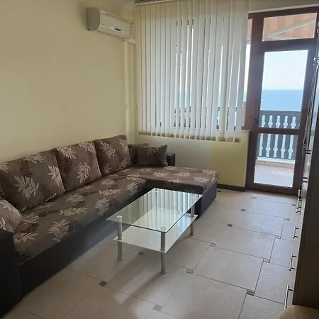 公寓 Sea View Marina Dinevi *